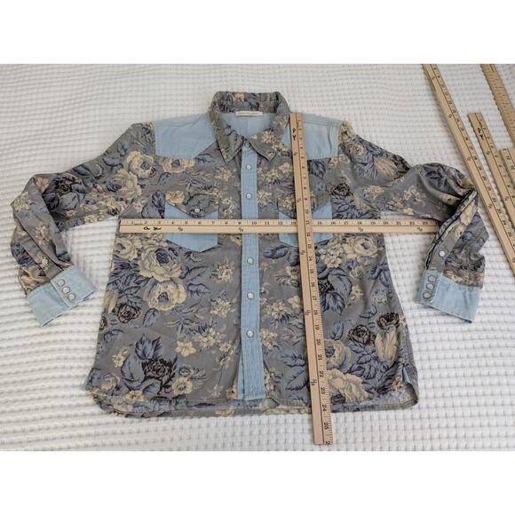 Anthropologie Love The Label Floral Chambray Buttondown - Picture 12 of 13